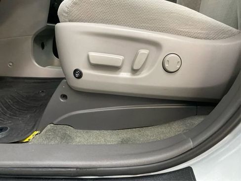 Used 2017 Toyota Sienna LE image 23