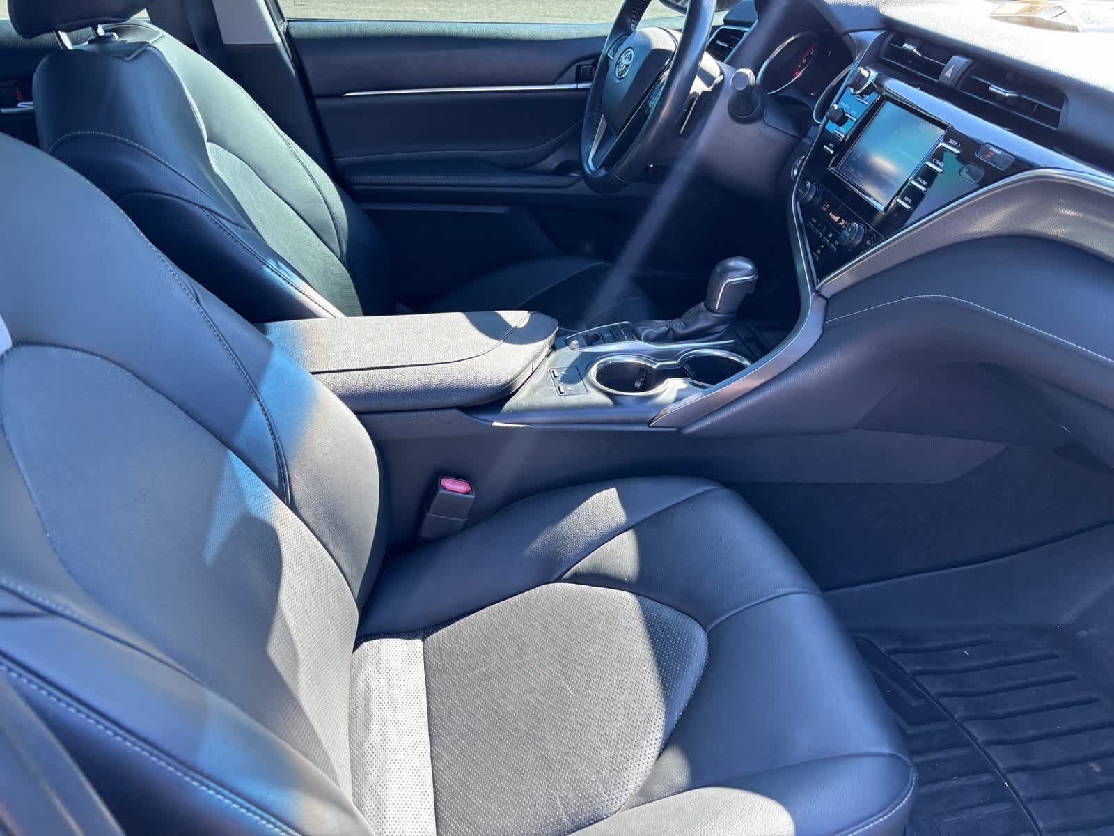 Used 2018 Toyota Camry XSE FWD image 8