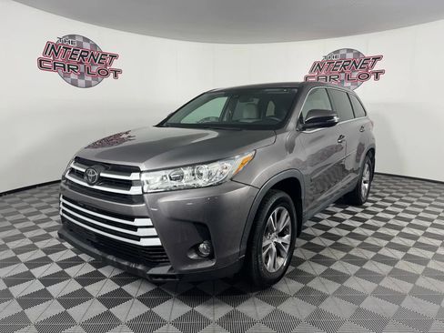 Used 2019 Toyota Highlander AWD V6 image 1