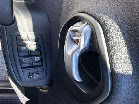 Used 2016 Jeep Cherokee Latitude w/ Safety/Convenience Group image 8