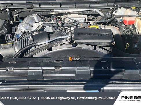 Used 2022 Chevrolet Silverado 2500 High Country w/ Safety Package II image 8