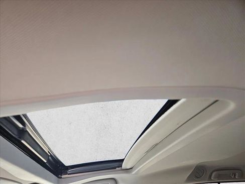 Used 2018 Toyota Sienna XLE FWD image 16