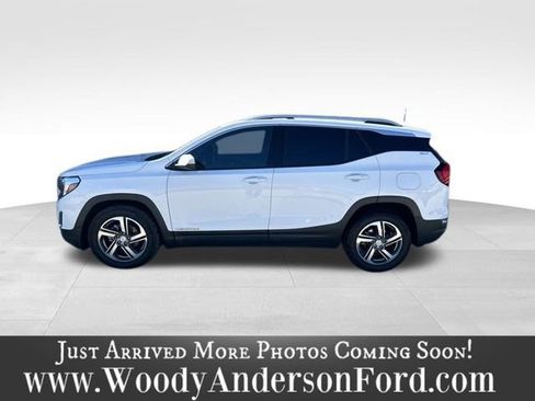 Used 2021 GMC Terrain SLT image 3