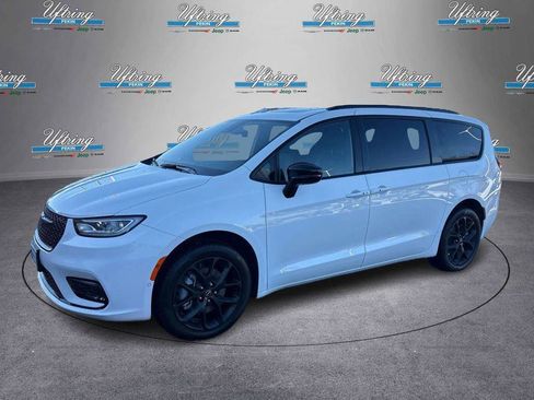 New 2026 Chrysler Pacifica Limited w/ S Appearance Package AWD/4WD image 7