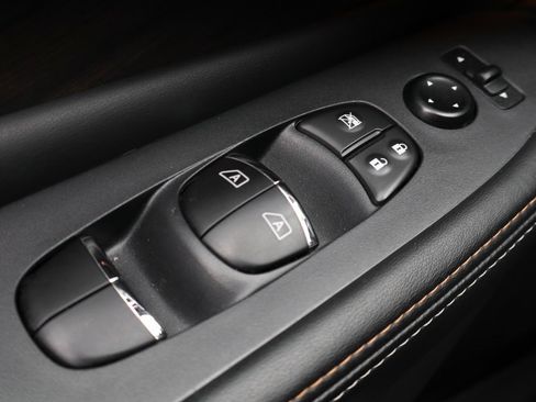 Used 2021 Nissan Murano Platinum w/ Cargo Package image 17