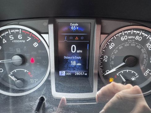 Used 2023 Toyota Tacoma TRD Off-Road AWD/4WD image 9