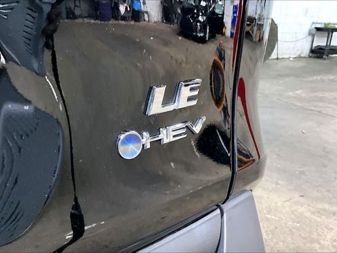 Used 2025 Toyota RAV4 LE AWD/4WD image 10