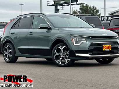 Used 2024 Kia Niro EX Touring