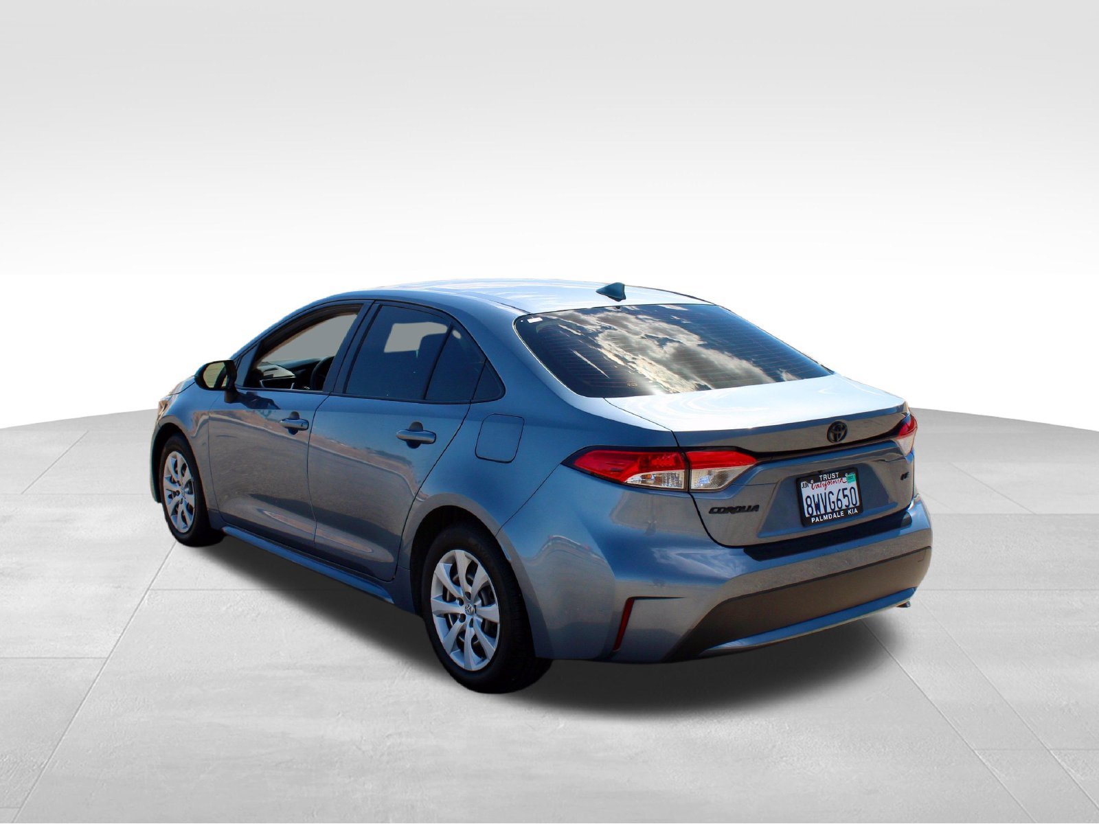 Used 2021 Toyota Corolla LE w/ Carpet Mat Package (TMS) FWD image 13