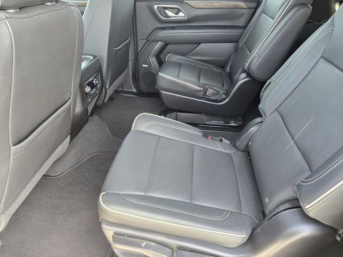 Used 2022 Chevrolet Suburban Premier image 29