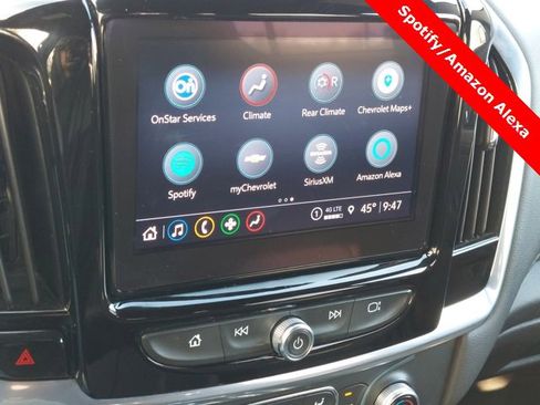 Used 2022 Chevrolet Traverse LT image 22