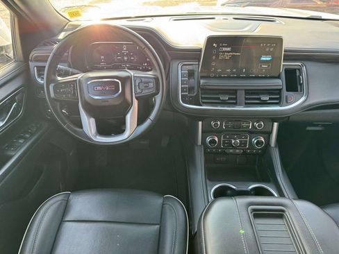 Used 2024 GMC Yukon SLT image 12