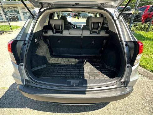 Used 2021 Honda HR-V EX image 9