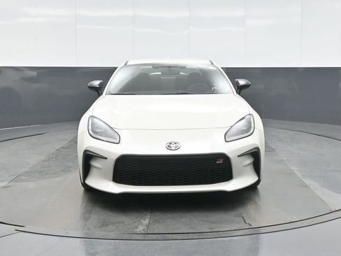 New 2026 Toyota GR86 Premium RWD image 3
