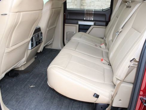 Used 2019 Ford F150 Lariat image 6