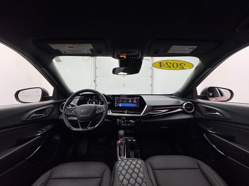 Used 2024 Chevrolet Trax RS w/ Driver Confidence Package image 3