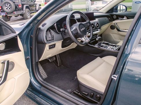 Used 2022 Kia Stinger GT-Line w/ Sun & Sound Package AWD/4WD image 27