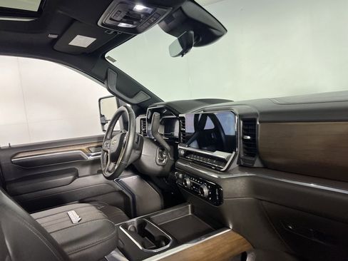 Used 2024 Chevrolet Silverado 2500 High Country w/ Technology Package image 41