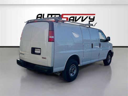 Used 2022 GMC Savana 2500 w/ Driver Convenience Package image 7