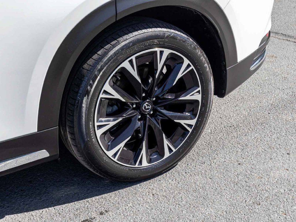 Used 2024 MAZDA CX-90 Plug-In Hybrid w/ Premium Pkg AWD/4WD image 8