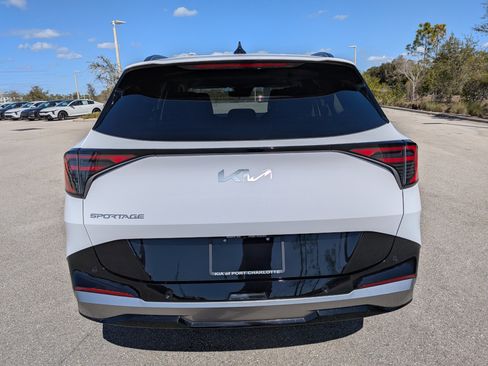 Used 2026 Kia Sportage SX image 6