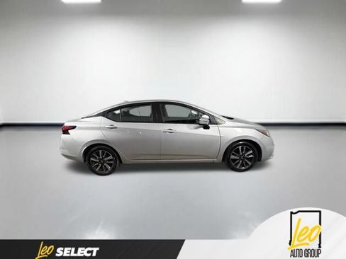 Used 2021 Nissan Versa SV FWD image 6