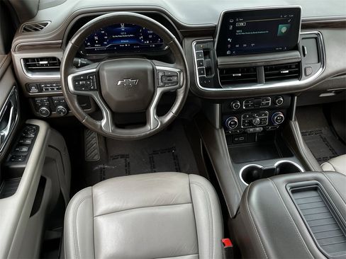 Used 2022 Chevrolet Tahoe Z71 w/ Luxury Package image 10