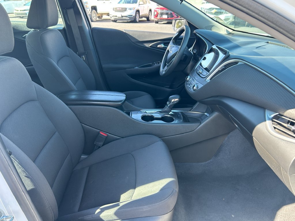 Used 2022 Chevrolet Malibu LT FWD image 33