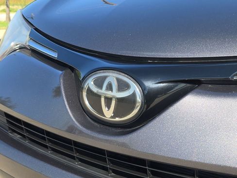 Used 2018 Toyota RAV4 XLE FWD image 11
