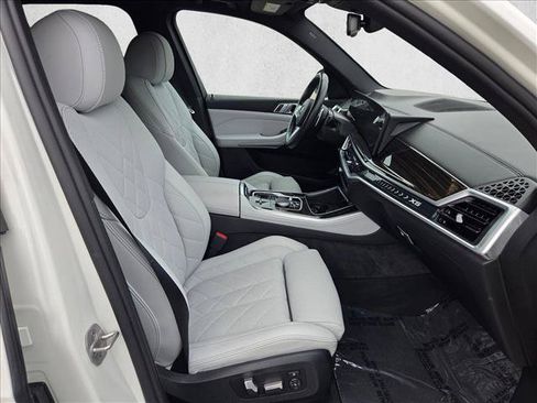 Used 2024 BMW X5 xDrive50e w/ M Sport Package AWD/4WD image 29