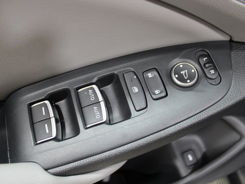 Used 2018 Honda Accord Touring image 7