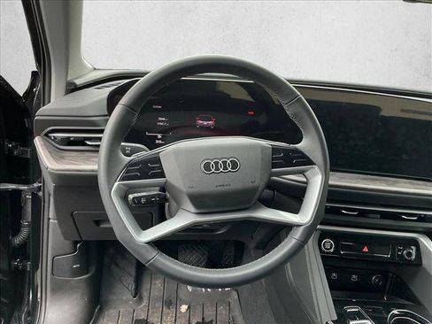 Certified 2025 Audi Q5 Premium w/ Convenience Package AWD/4WD image 11
