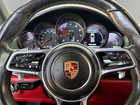 Used 2018 Porsche Cayenne Platinum Edition w/ Premium Package image 23