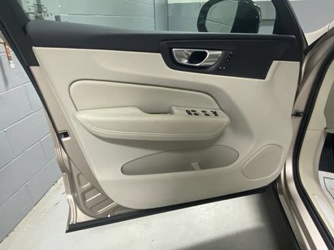 Used 2025 Volvo XC60 T8 Plus w/ Protection Package Premier AWD/4WD image 7