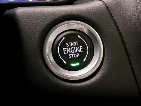 Used 2023 Chevrolet Suburban High Country RWD image 32