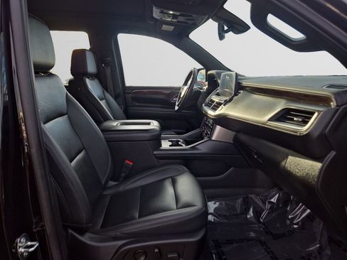 Used 2022 Chevrolet Tahoe Z71 w/ Luxury Package image 16