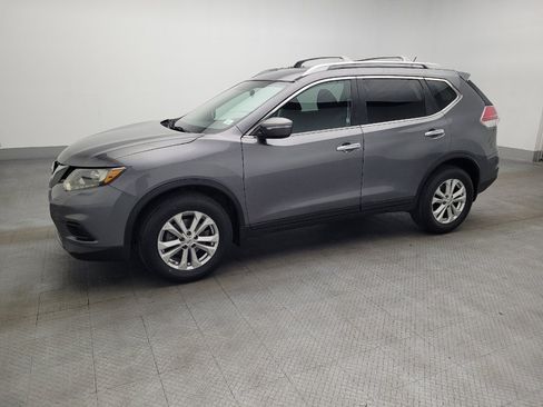 Used 2015 Nissan Rogue SV image 2