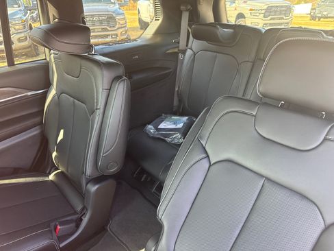 New 2025 Jeep Grand Cherokee L Overland w/ Trailer Tow Package image 21