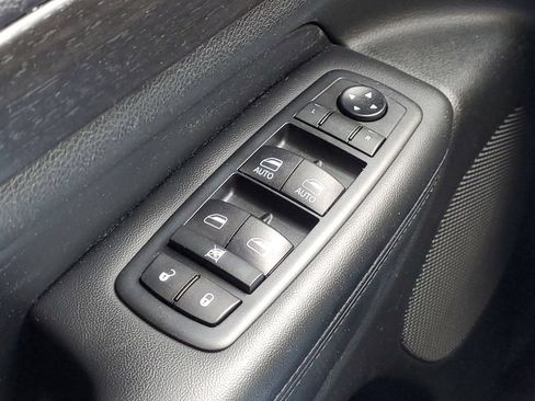 Used 2015 Jeep Grand Cherokee Laredo w/ Quick Order Package 23E AWD/4WD image 18
