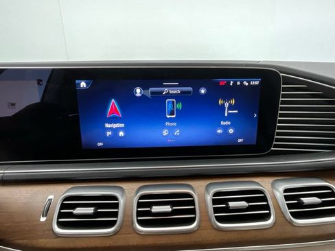 Used 2024 Mercedes-Benz GLS 450 4MATIC image 15