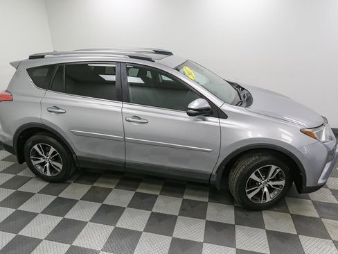 Used 2017 Toyota RAV4 XLE w/ Plus Special Value Package AWD/4WD image 5