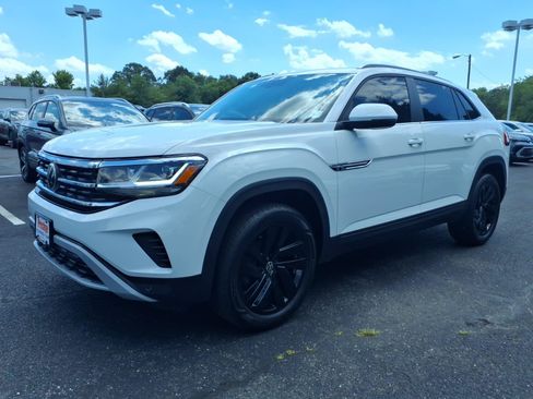 Certified 2022 Volkswagen Atlas Cross Sport SE w/ Panoramic Sunroof Package AWD/4WD image 5