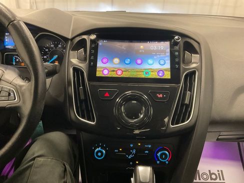 Used 2015 Ford Focus SE w/ Equipment Group 201A image 9