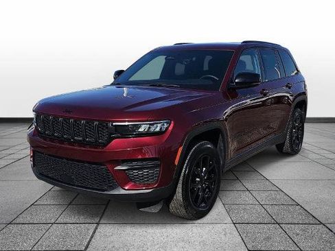 Used 2025 Jeep Grand Cherokee Altitude AWD/4WD image 1
