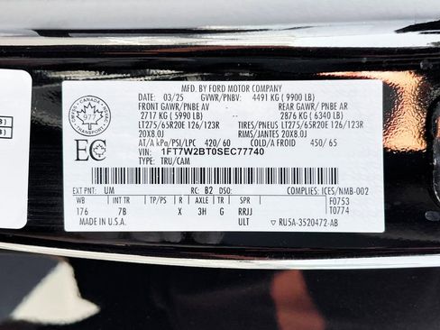 Used 2025 Ford F250 Platinum image 31