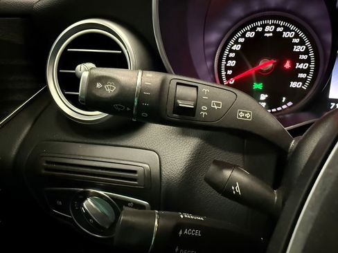 Used 2018 Mercedes-Benz GLC 300 4MATIC image 20