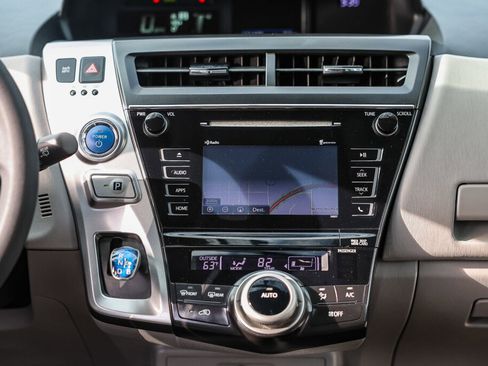 Used 2015 Toyota Prius V Three image 3