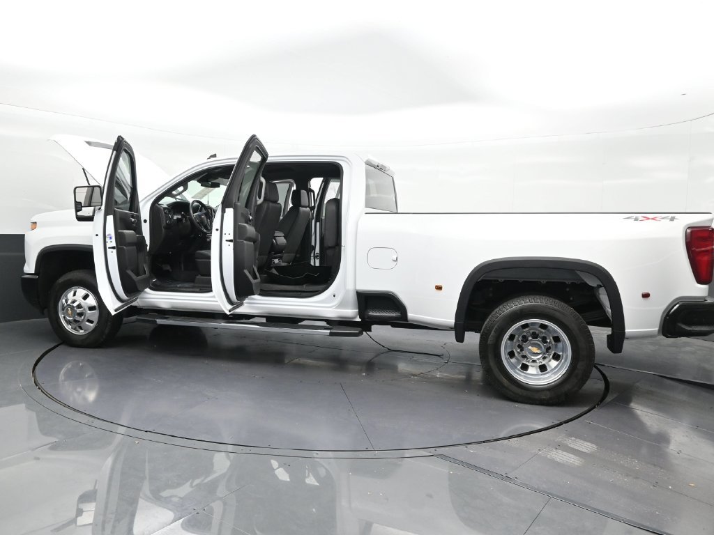 Used 2025 Chevrolet Silverado 3500 W/T AWD/4WD image 34