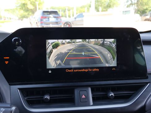 Used 2023 Lexus UX 250h F Sport FWD image 25