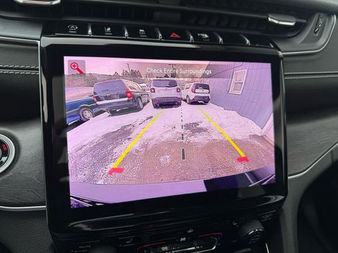 Used 2022 Jeep Grand Cherokee L Limited image 20